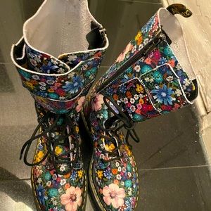 COPY - Dr marteens high boots